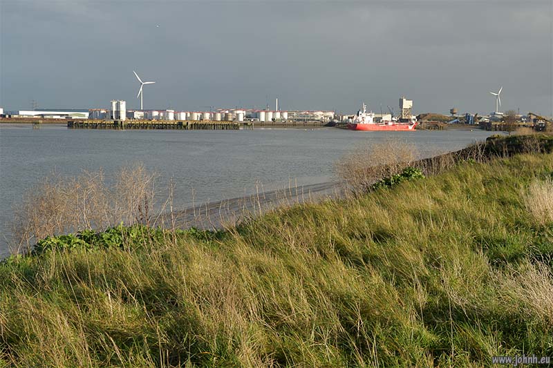 Thames Path from Woolwich to Erith
