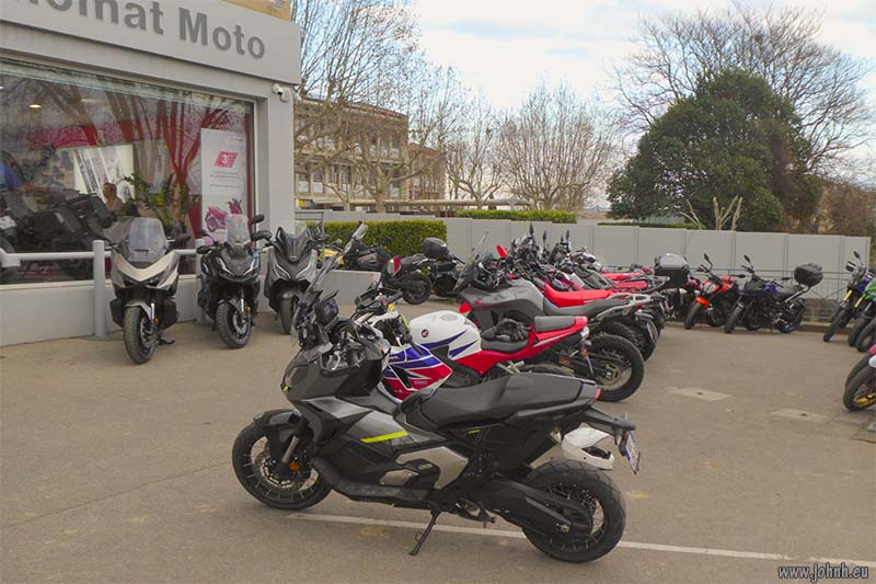 Cruising Haut-Provence on a Honda X-ADV 750