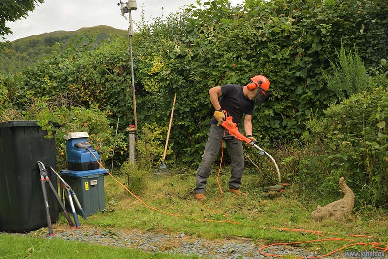 Keswick garden trimming