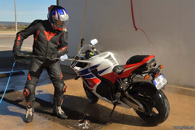 Riding my CBR600RR in Provence